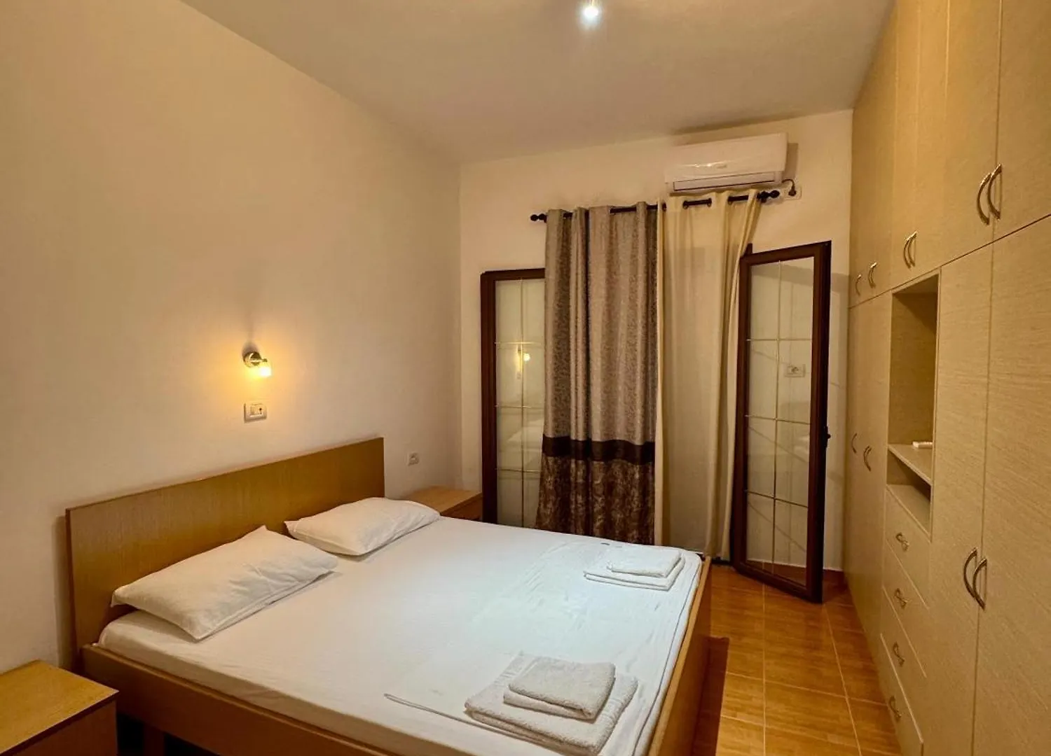 Πανσιόν Villa Solari Εξαμίλιο Αλβανία